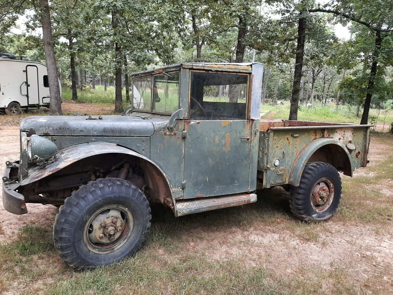 Dodge M37 Military With 105e3 Trailer