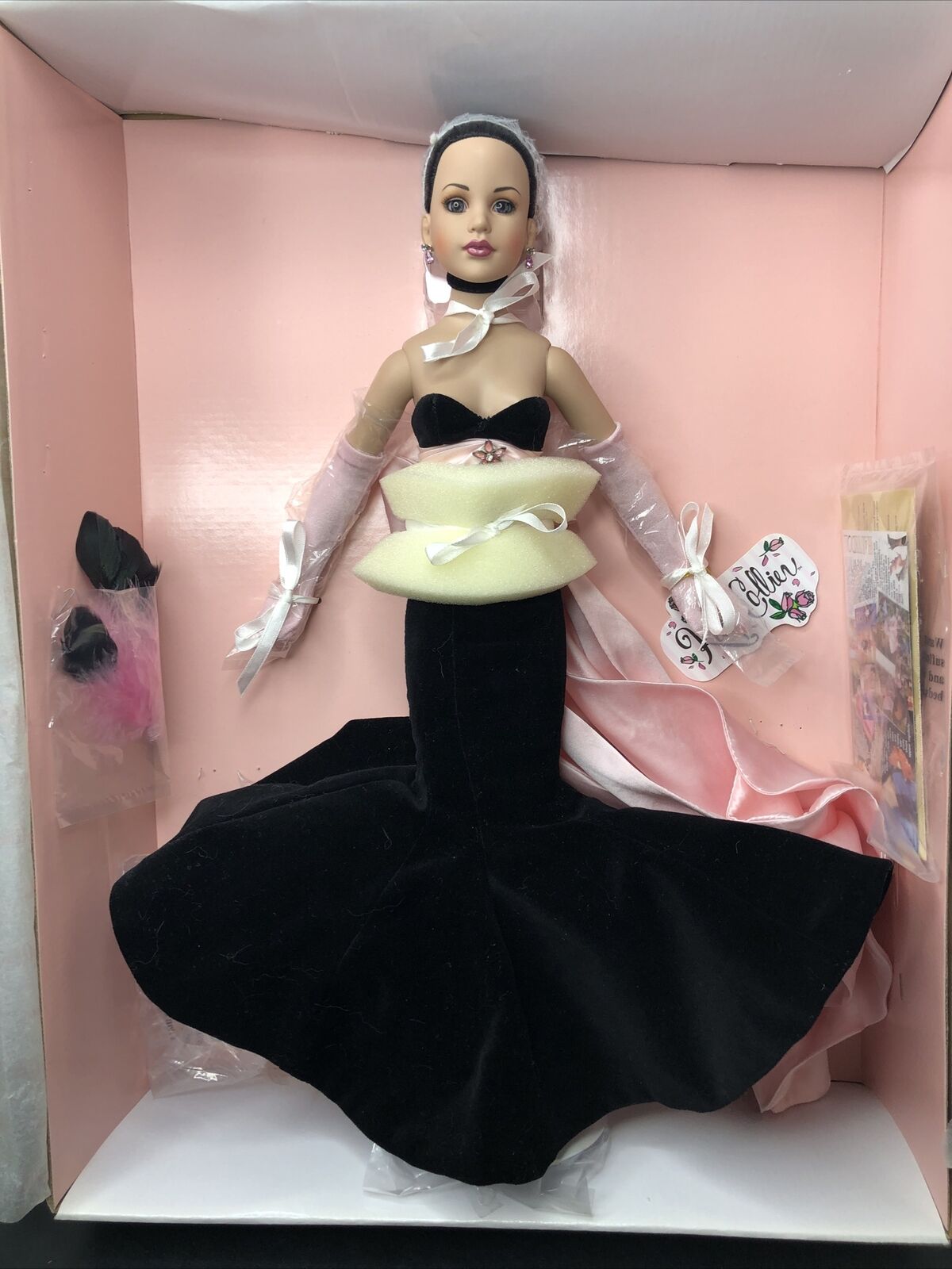 18” Tonner Kitty Collier Doll “nobility & Nuances” Elegant Black & Pink Gown Mib